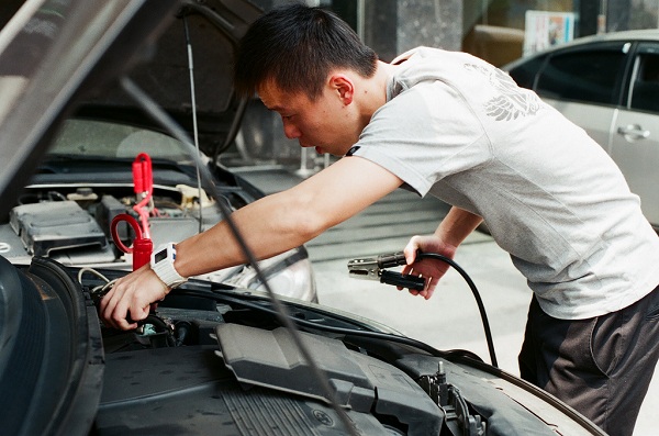 Don’t Try to Repair Your Car on Your Own