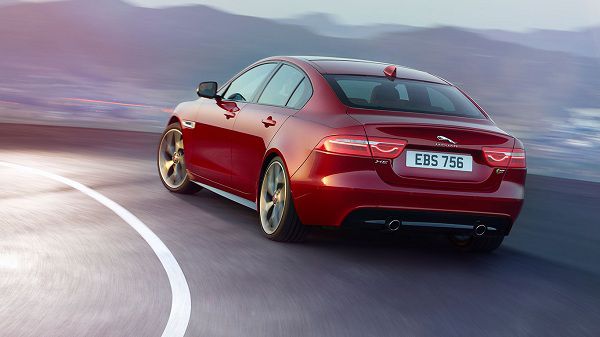 Performance of 2017 Jaguar XE