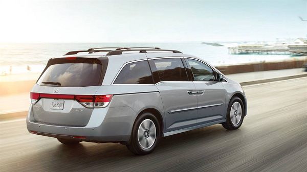 Price of 2017 Honda Odyssey in the UAE